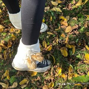 Meet your Posher, Hillz